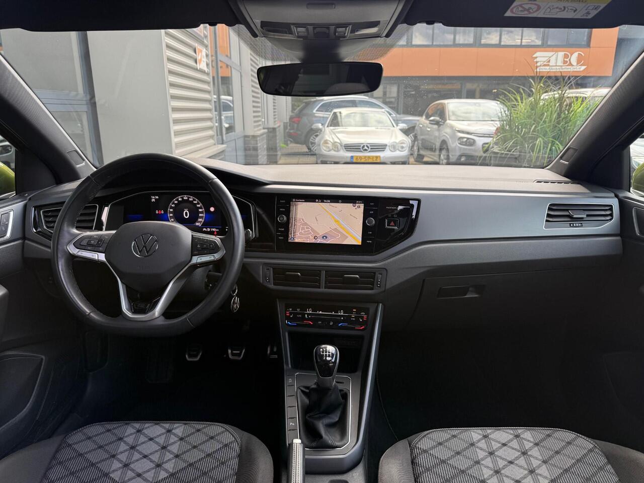 Volkswagen Taigo 1.0 TSI R-Line Pano Navi Camera