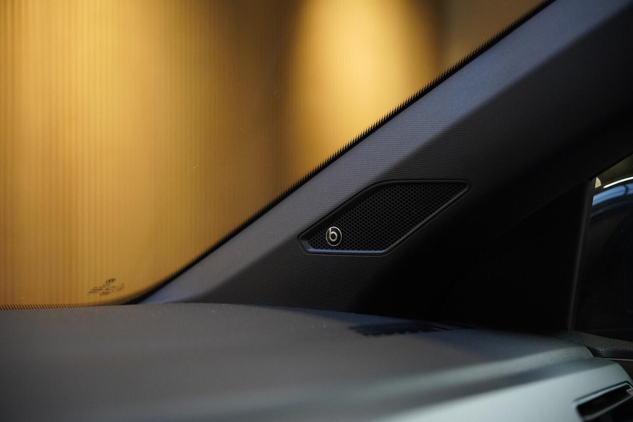 Volkswagen Taigo 1.5TSI/150pk R-Line Blackstyle DSG Automaat|2022|Panoramadak|Beats|Trekhaak|18" LMV|Cruise+ACC|PDC+Assist+Camera|Matrix LED|Side Assist|Virtual Cockpit