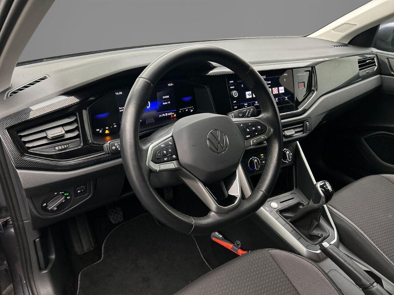 Volkswagen Taigo Life Edition 1.0 TSI 95pk Adaptive cruise control, Achteruitrijcamera, LED koplampen, App connect, Parkeersensor achter, DAB, Radio, Airco, Bluetooth