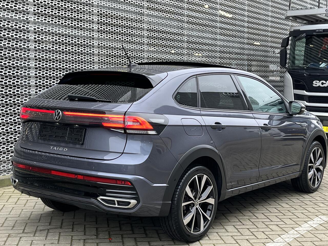 Volkswagen Taigo 1.5 TSI 150pk DSG R-Line / Panoramadak / LED Matrix / Virtual Cockpit Pro / Camera/ Navigatie / App-Connect / 18" LMV **