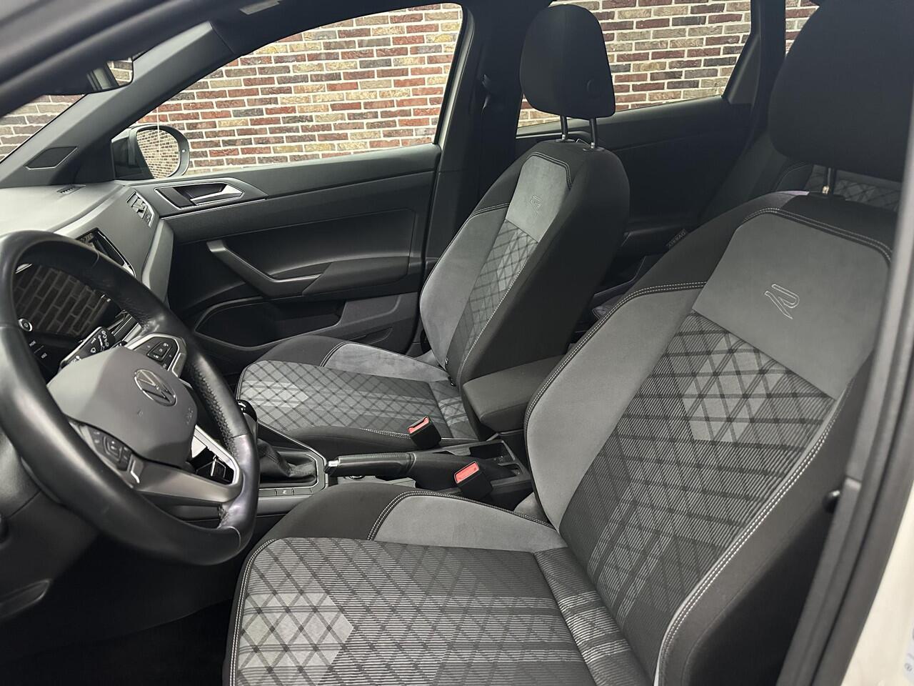 Volkswagen Taigo 1.5 TSI R-Line Business Panorama adaptive Camera Led Virtual