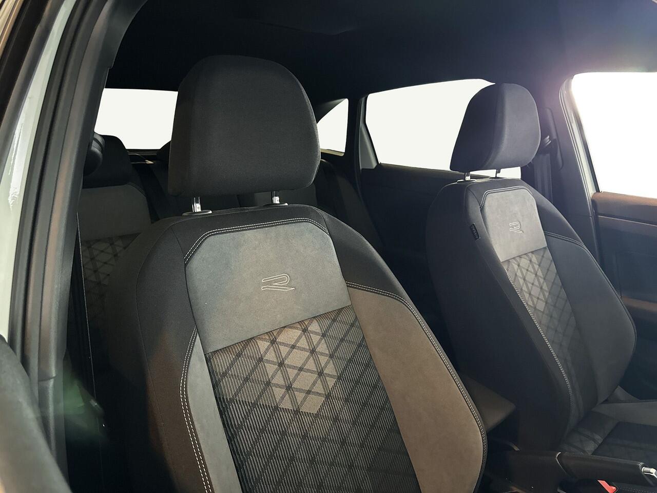 Volkswagen Taigo 1.0 TSI 116pk R-Line Matrix LED / Stoelverwarming / R-Line