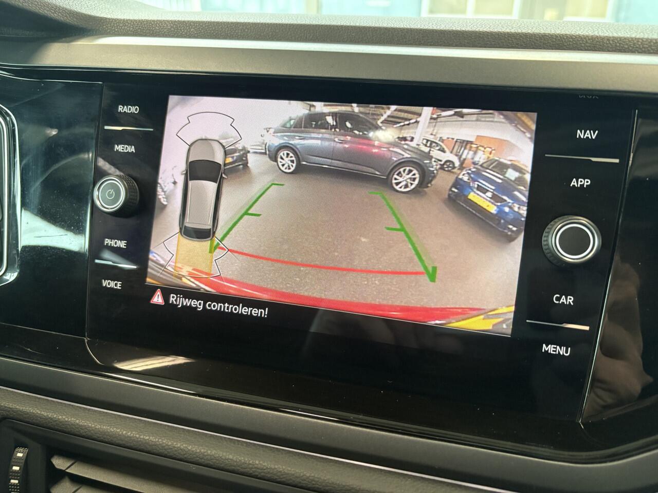 Volkswagen Taigo 1.0 TSi DSG R-Line Business SCHUIFDAK/KEYLESS/CAMERA/18INCH/DODEHOEK/ADAPT.CRUISE