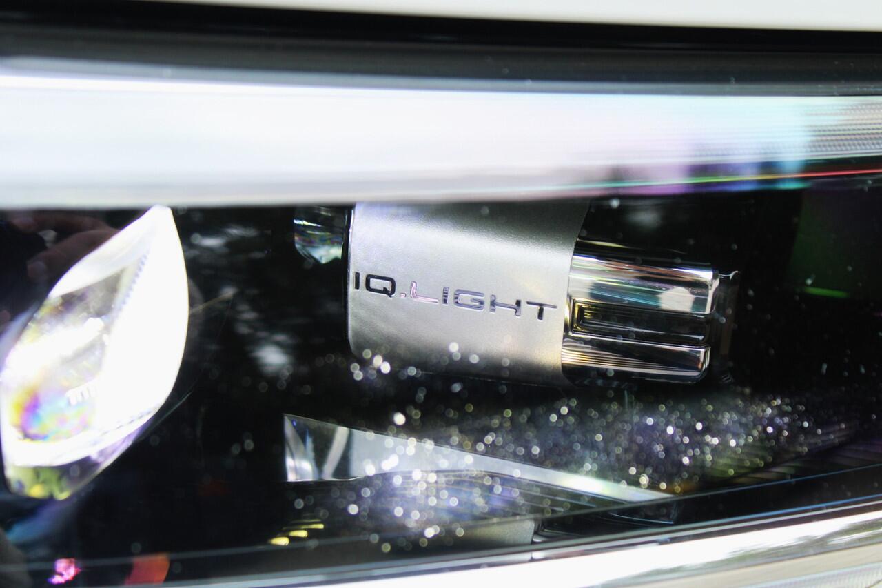 Volkswagen Taigo 1.0 TSI 110pk DSG Automaat R-Line Business | IQ Light | Camera | Navigatie | Digital Cockpit | 18" Misano