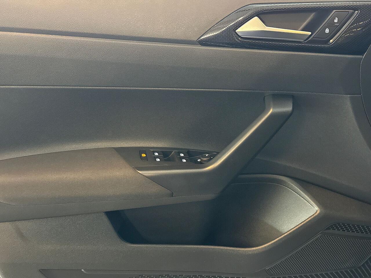 Volkswagen Taigo 1.0 TSI 95pk Life | Achteruitrijcamera | App-Connect | Digital Cockpit | Getint glas