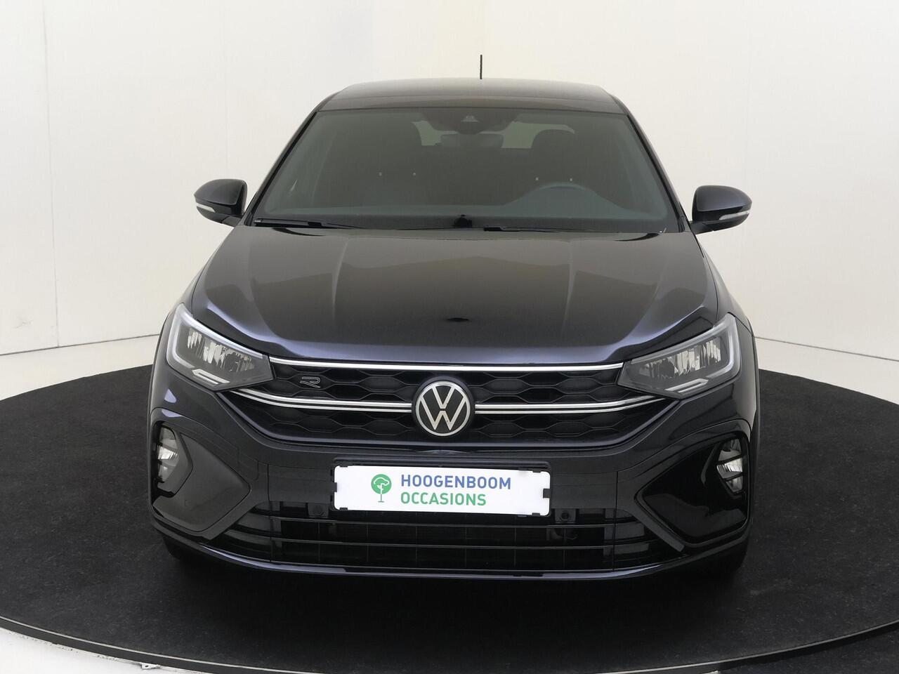 Volkswagen Taigo 1.0 TSI R-Line | Panoramadak | Parkeersensoren | Adaptieve cruise control | CarPlay | Lane assist | Digital cockpit | Elektrisch inklapbare buitenspiegels |