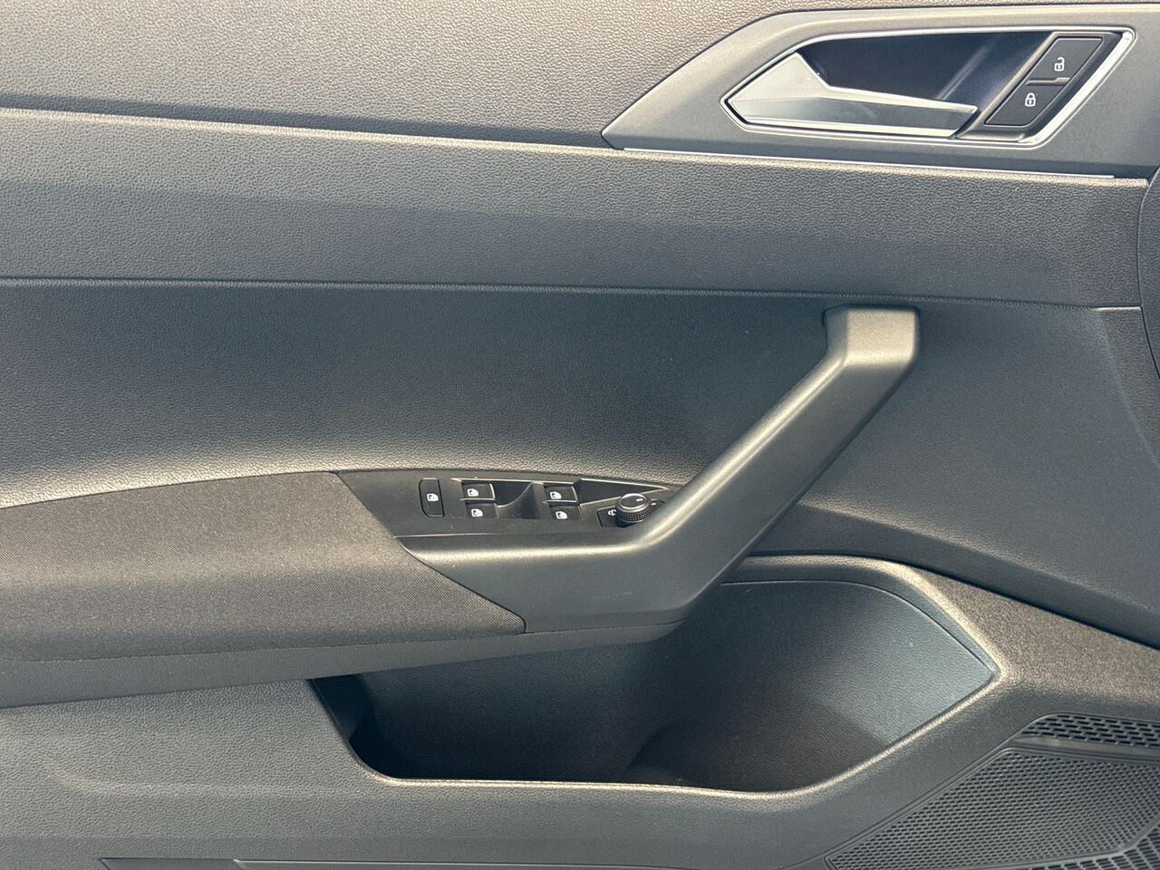 Volkswagen Taigo 1.0 115pk TSI R-Line Edition Parkeersensoren | Apple carplay & Android auto | Digital Cockpit Pro