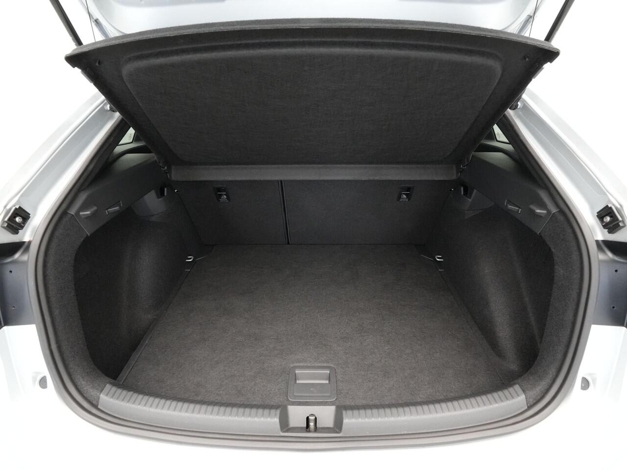 Volkswagen Taigo 1.0 TSI 110pk R-Line Panorama Clima Pdc Lm Velgen 88