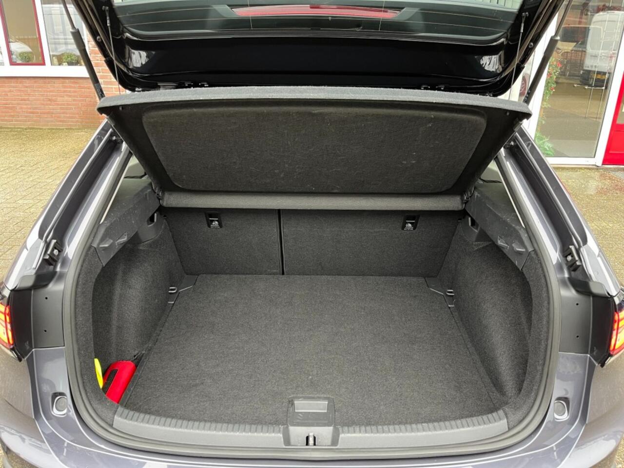 Volkswagen Taigo 1.0 TSI Style Automaat I Rijklaar I Digital Cockpit I Half Leer