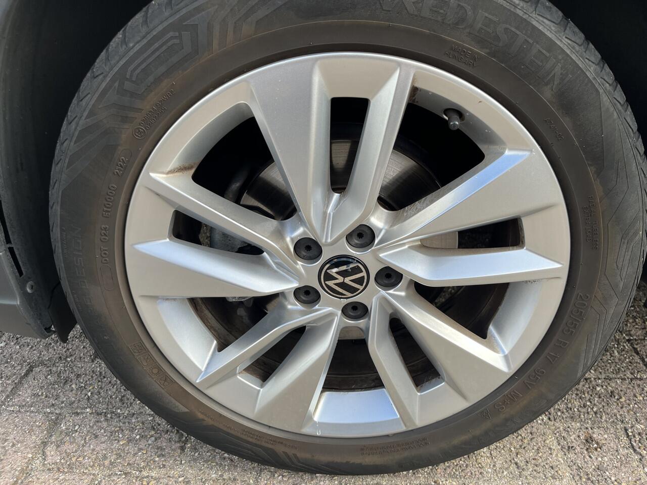 Volkswagen Taigo 1.0 TSI Life Dsg Acamera Applecarplay Navi Lmv