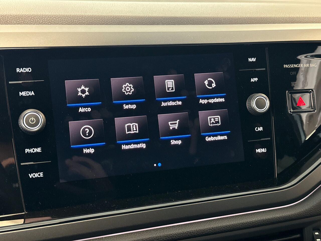 Volkswagen Taigo 1.0 115pk TSI R-Line Edition Koplampverlichting LED-matrix-led (IQ.LIGHT) | Parkeersensoren | Adaptive cruise control