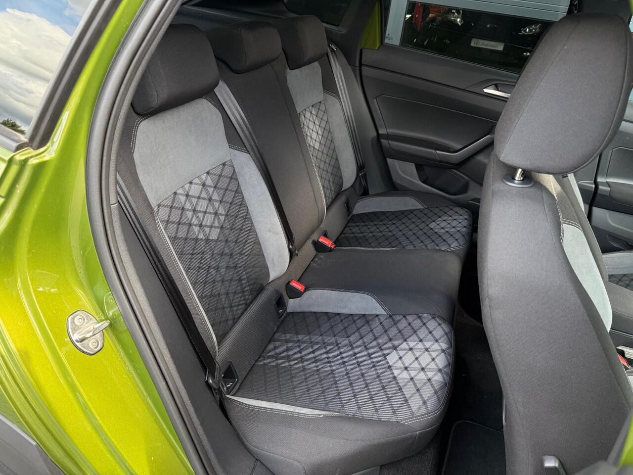 Volkswagen Taigo 1.0 TSI R-Line Pano Navi Camera