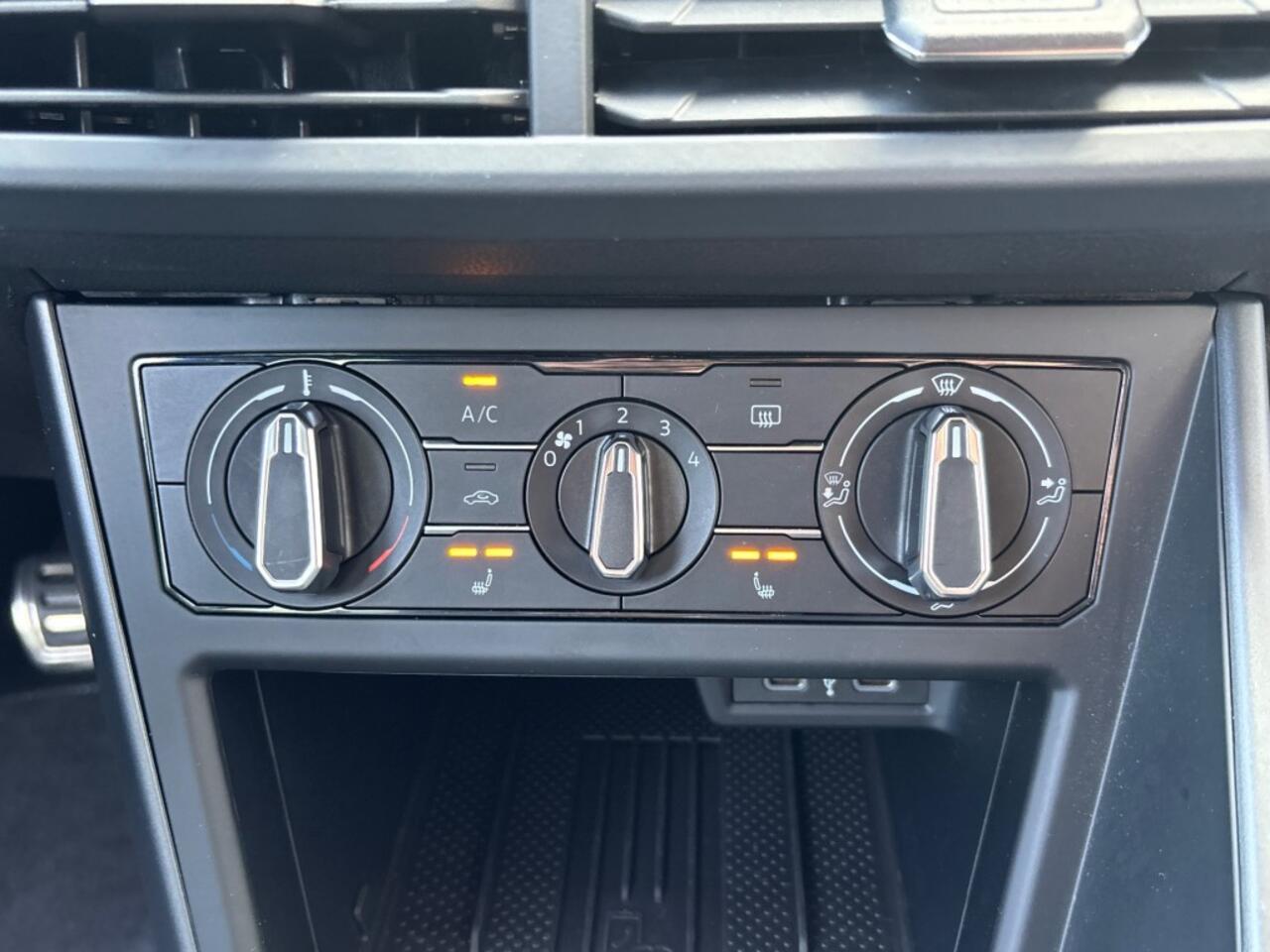 Volkswagen Taigo 1.0 TSI R-LINE AIRCO NAVI CARPLAY PDC STOELVERW.