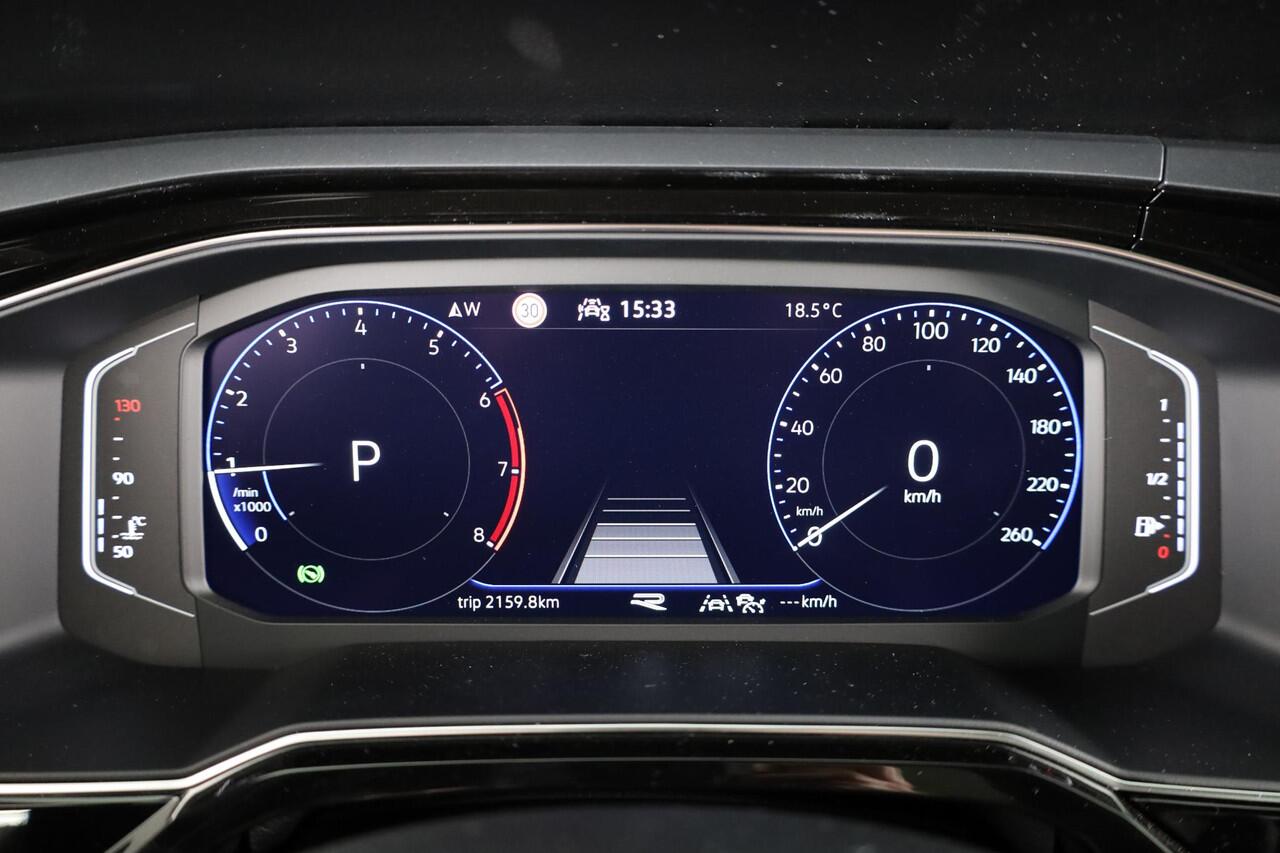 Volkswagen Taigo 1.0 TSI R-Line Edition 116 PK |Private lease vanaf ¤ 599,- pm | Automaat (DSG) | Panoramadak | Black style pakket | Camera | Keyless entry | Led matrix