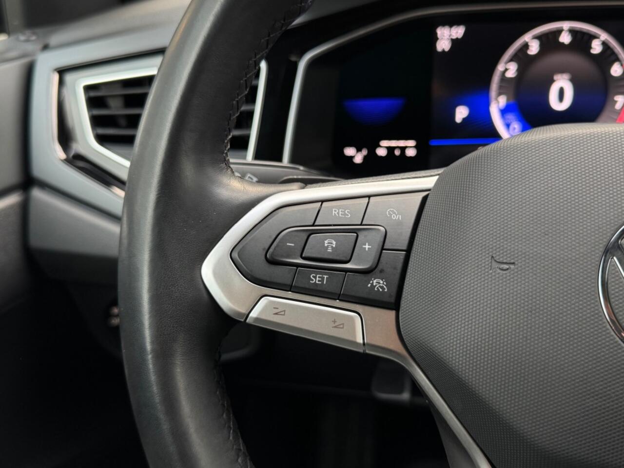 Volkswagen Taigo 1.0 TSI R-Line - adaptive cruise - schuif/kantel dak - camera