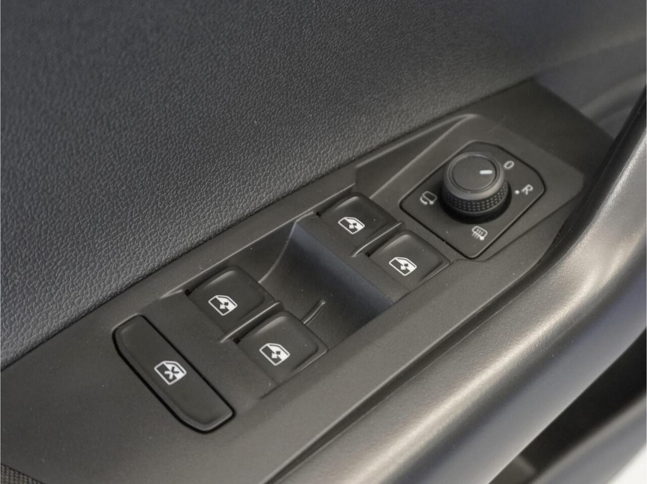 Volkswagen Taigo 1.0 TSI Life | Clima | Navi | App Connect | PDC V+A en Camera | NL Auto | Rijklaarprijs