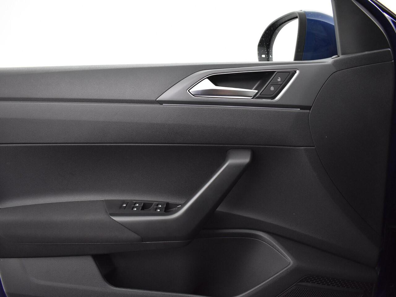 Volkswagen Taigo 1.0 Tsi 115pk DSG R-Line · Keyless · Camera · Apple/Android Car Play · P-Sensoren · 16'' Inch · Garantie t/m 31-05-2026 of 100.000km