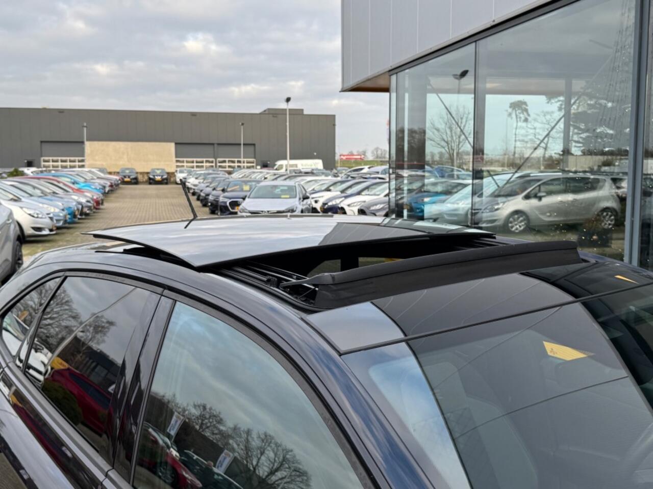 Volkswagen Taigo 1.0 TSI R-Line - adaptive cruise - schuif/kantel dak - camera