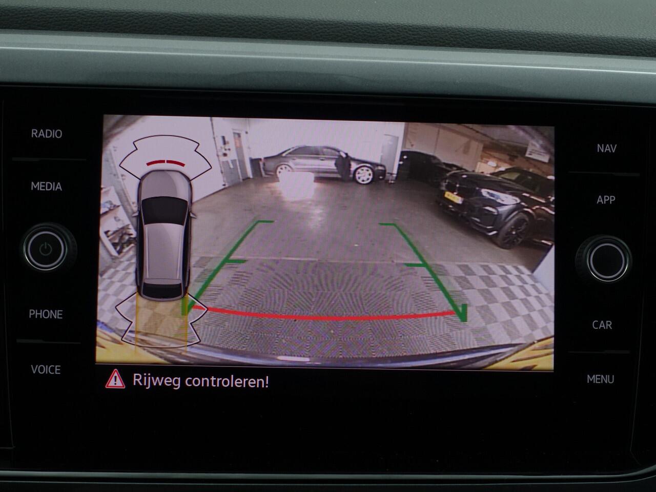 Volkswagen Taigo 1.0 TSI R-Line Business Aut- IQ Xenon Led, Camera, Carplay, Android Auto, Keyless, Dynamic Select, Park Pilot