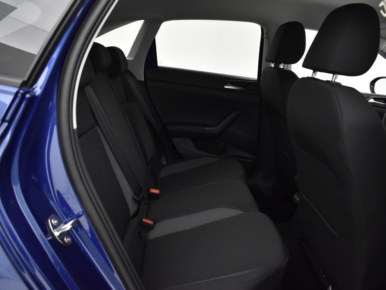 Volkswagen Taigo Life Edition 1.0 TSI 95 pk 5 versn. Hand · Achteruitrijcamera · Regensensor · Voorraad OUTLET