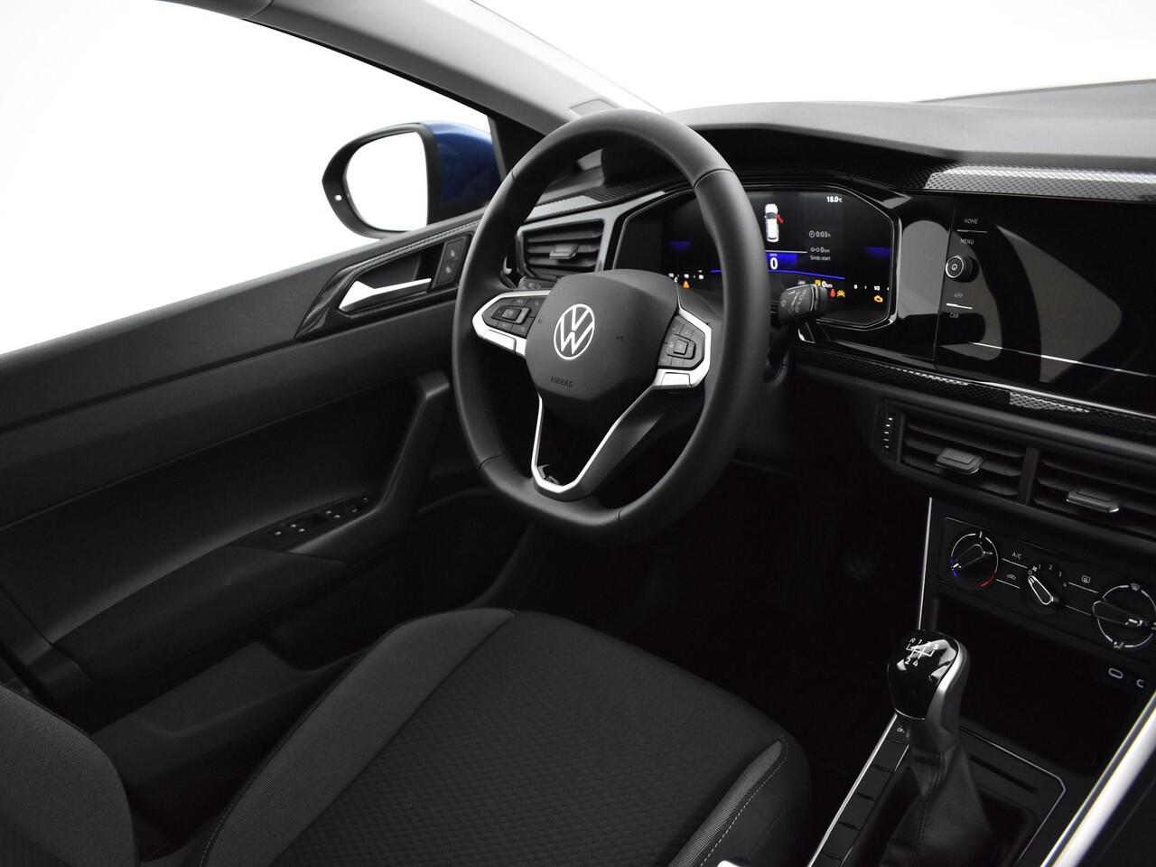 Volkswagen Taigo Life Edition 1.0 TSI 95 pk 5 versn. Hand · Achteruitrijcamera · Regensensor · Voorraad OUTLET