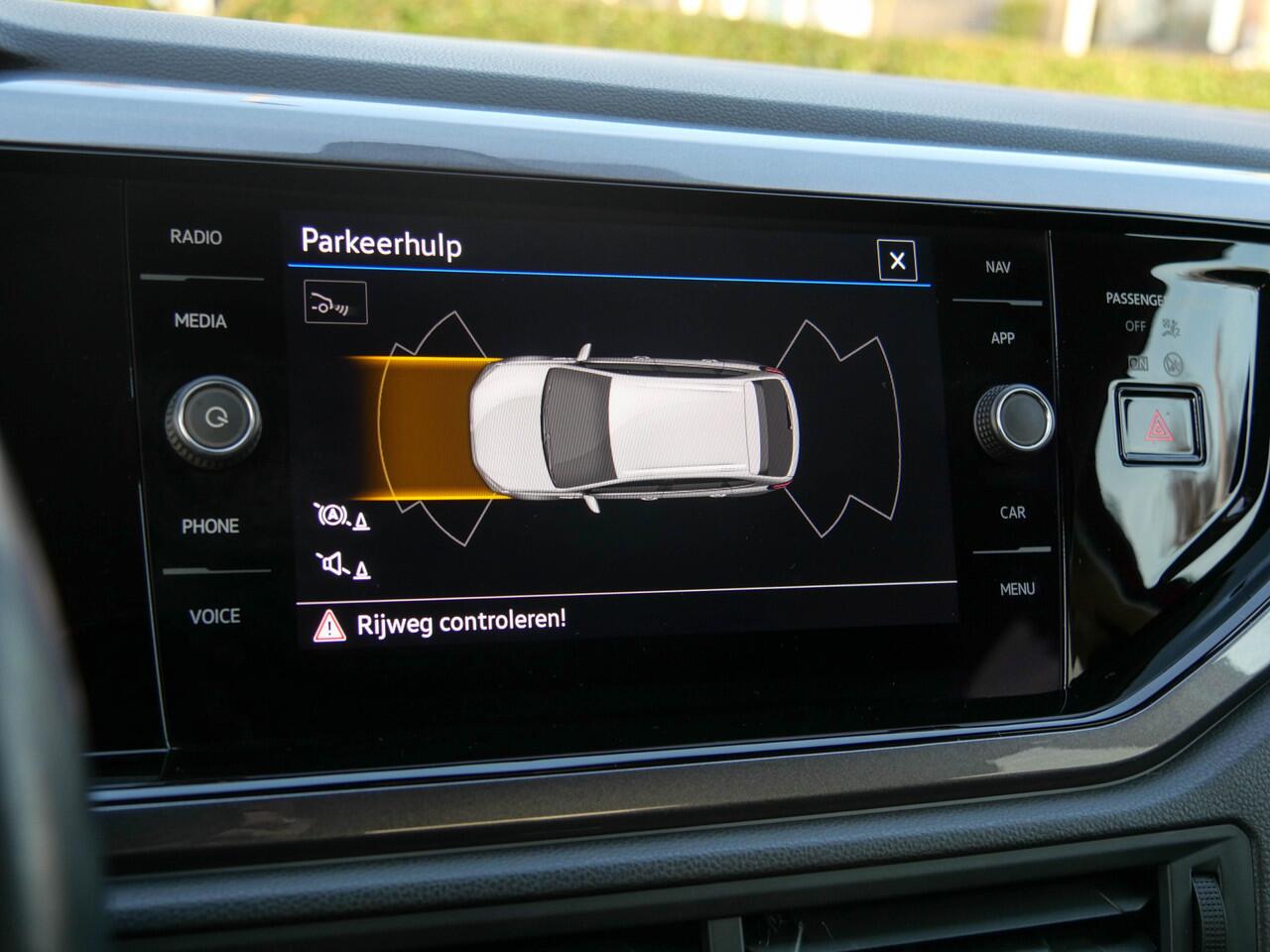 Volkswagen Taigo 1.0 TSI 111PK Automaat Business | CAMERA | CARPLAY / ANDROID AUTO | CRUISE CONTROL |