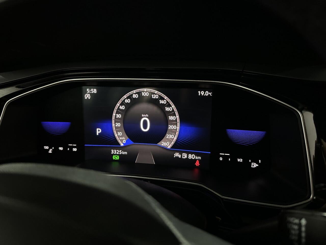 Volkswagen Taigo 1.0 TSI R-Line - Automaat - Camera / Carplay / Stoelverw.