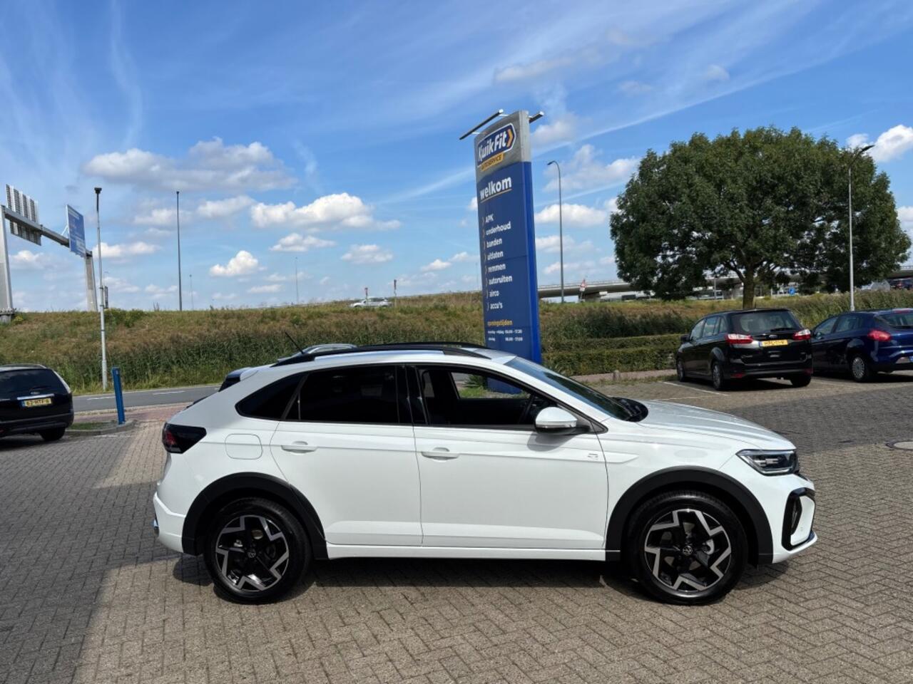 Volkswagen Taigo 1.0 TSI R-LINE AIRCO NAVI CARPLAY PDC STOELVERW.