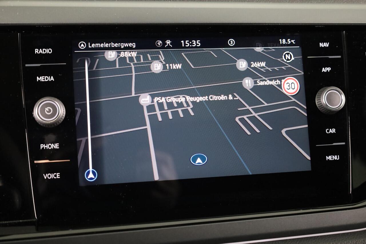 Volkswagen Taigo 1.0 TSI R-Line Edition 116 PK |Private lease vanaf ¤ 599,- pm | Automaat (DSG) | Panoramadak | Black style pakket | Camera | Keyless entry | Led matrix