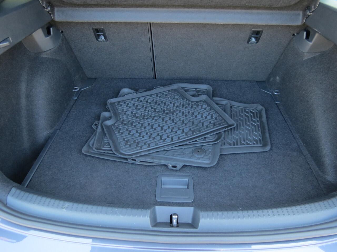 Volkswagen Taigo 1.0 TSI R-Line -110pk- | Panorama dak | LED | IQ Drive | Rijklaarprijs incl. 1 jaar Bovag garantie