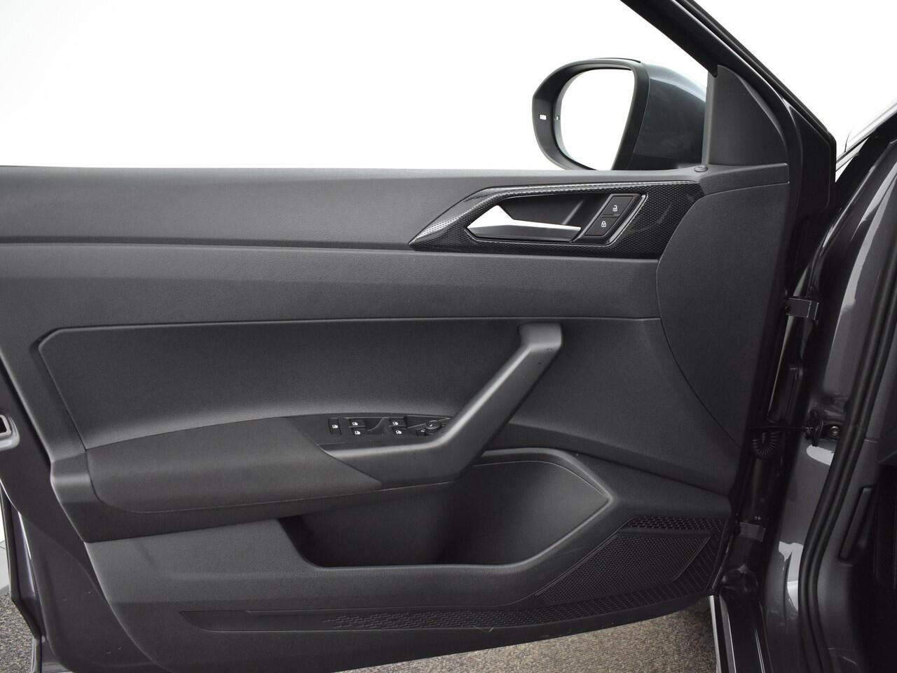 Volkswagen Taigo Life Edition 1.0 TSI 95 pk 5 versn. Hand · Achteruitrijcamera · Achteruitrijcamera · Prijs in inclusief inruilpremie · MEGA Sale