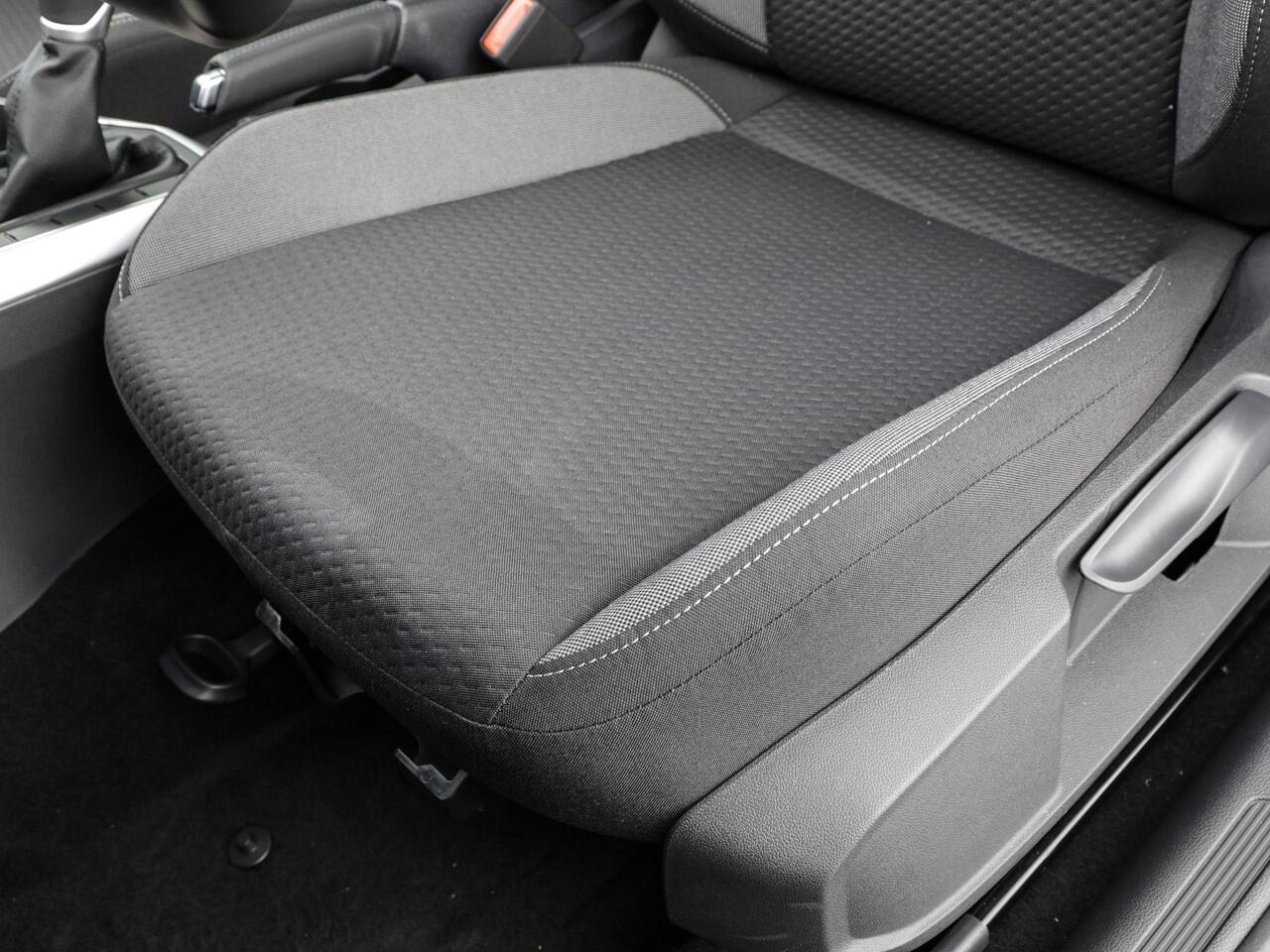 Volkswagen Taigo Life Edition 1.0 TSI 95 pk 5 versn. Hand · Achteruitrijcamera · parkeersensoren achter · Voorraad OUTLET