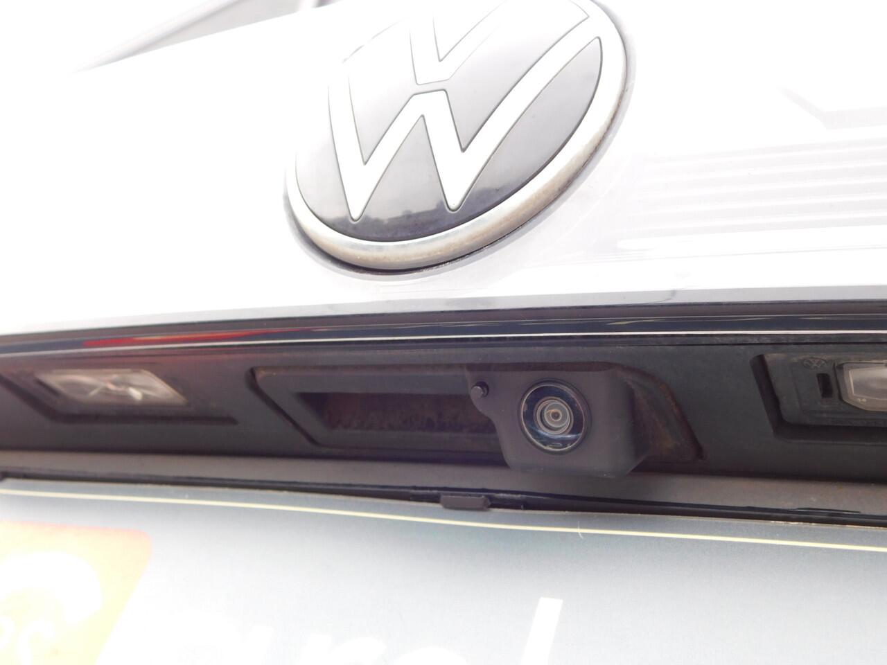 Volkswagen Taigo 1.5 TSI 150PK Style | Camera/PDC/Schuifdak/Trekhaak/Adap.CC | Met 12 maanden Garantie!