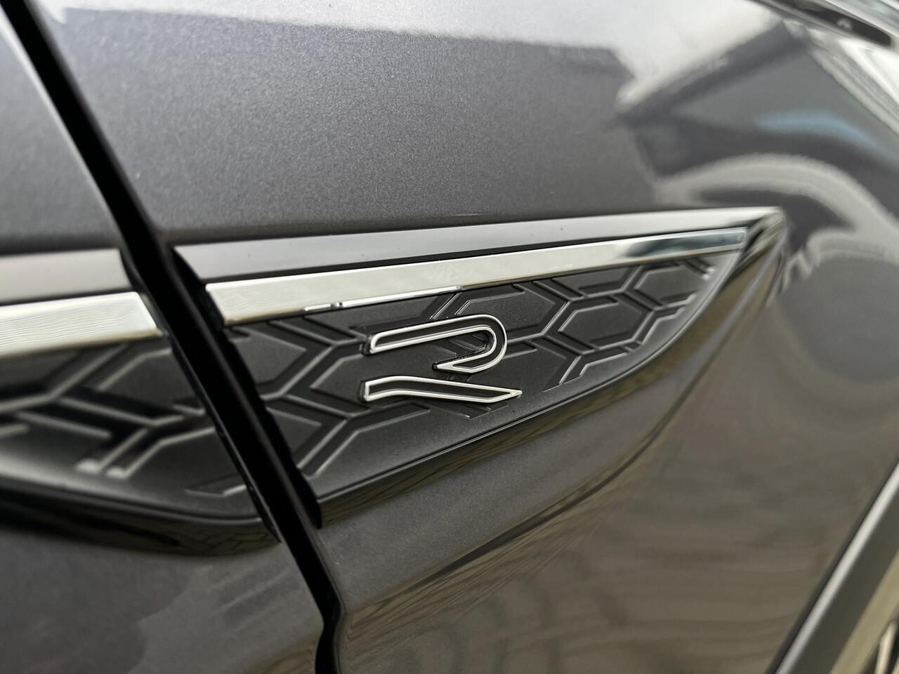 Volkswagen Taigo 1.5 TSI 150pk DSG R-Line / Panoramadak / LED Matrix / Virtual Cockpit Pro / Camera/ Navigatie / App-Connect / 18" LMV **