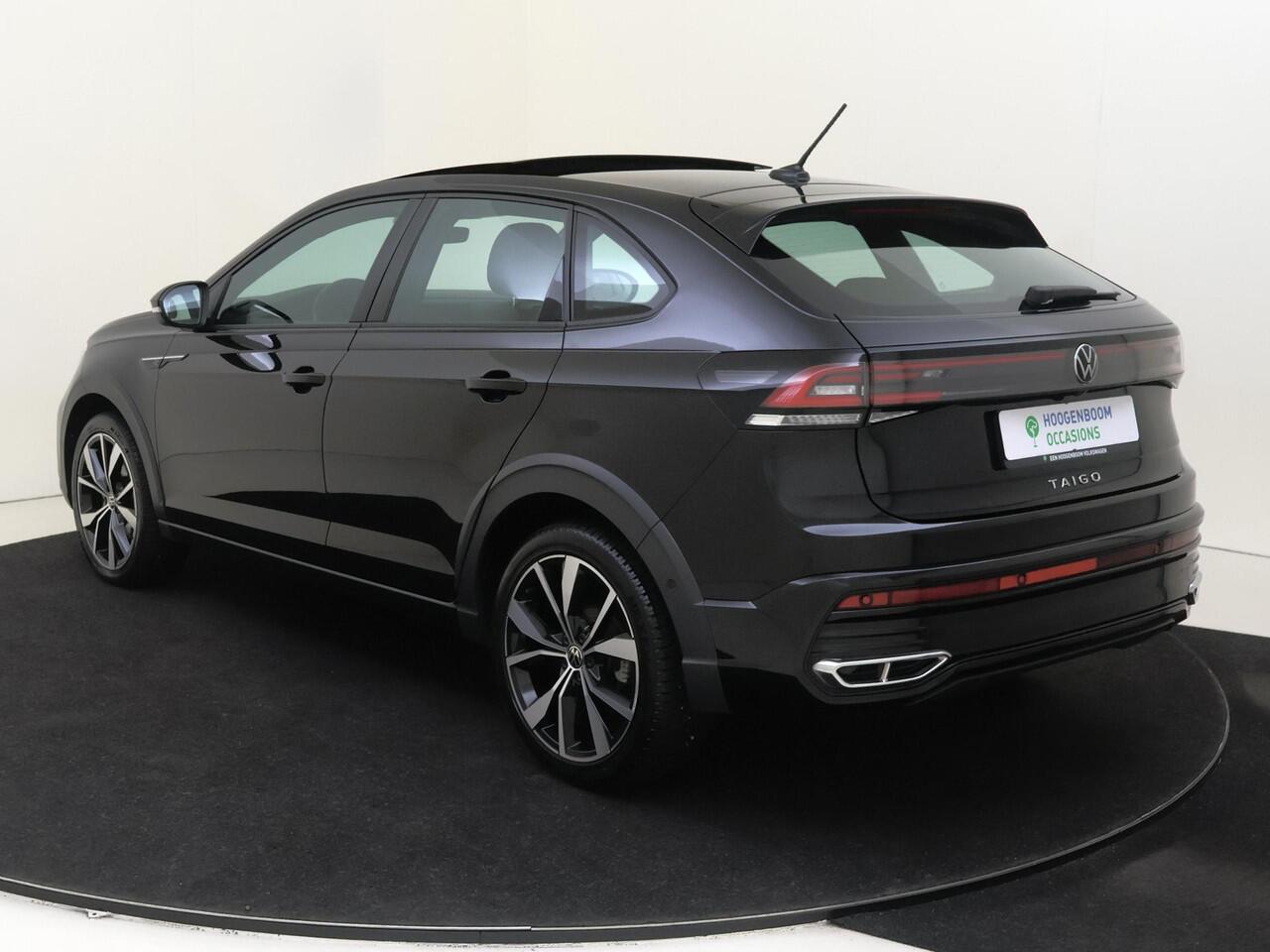 Volkswagen Taigo 1.0 TSI R-Line | Panoramadak | Parkeerassistent | Achteruitrijcamera | Dodehoek detectie | Adaptieve cruise control | Stoelverwarming | CarPlay |