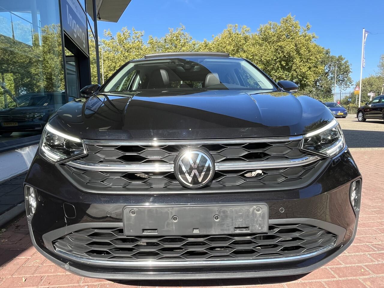 Volkswagen Taigo 1.5 TSI Style / Panorama dak / 18 Inch / Virtual cockpit / IQ Light / Camera / Alcantara / 150 PK