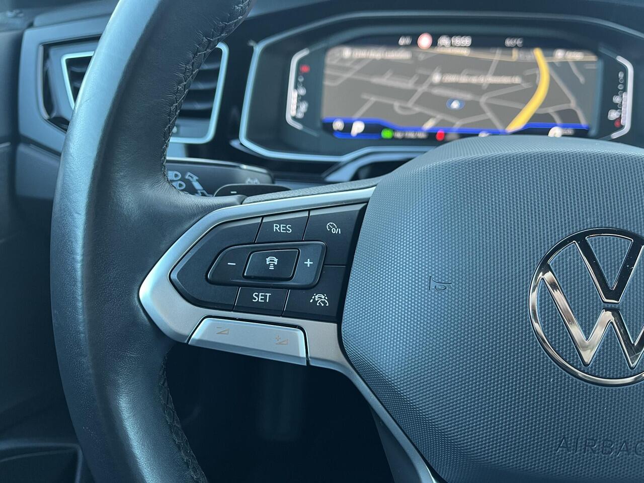 Volkswagen Taigo 1.0 TSI R-Line Business / Camera / Multimedia-pakket / Apple Carplay/Android Auto / Cruise control adaptief met Stop&Go en stuurhulp / voorstoelen verwarmd /