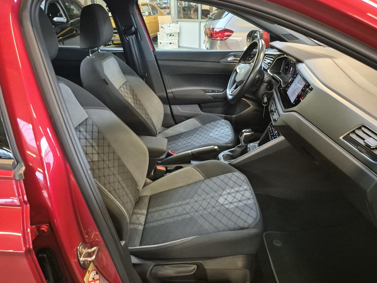 Volkswagen Taigo 1.5 TSI R-Line -150pk- Automaat | Panorama Dak | IQ LED | 18 inch Misano | Rijklaarprijs incl. 1 jaar Bovag garantie