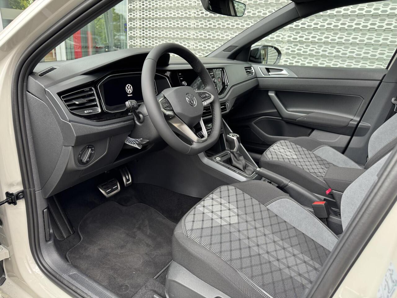 Volkswagen Taigo R-Line-Edition 1.0 85 kW / 116 pk TSI CUV 7 versn. | Panoramadak |