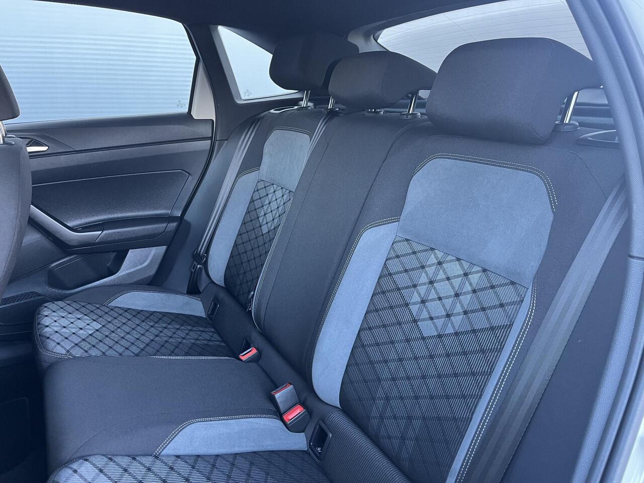 Volkswagen Taigo 1.0 TSI R-Line Business / Camera / Multimedia-pakket / Apple Carplay/Android Auto / Cruise control adaptief met Stop&Go en stuurhulp / voorstoelen verwarmd /