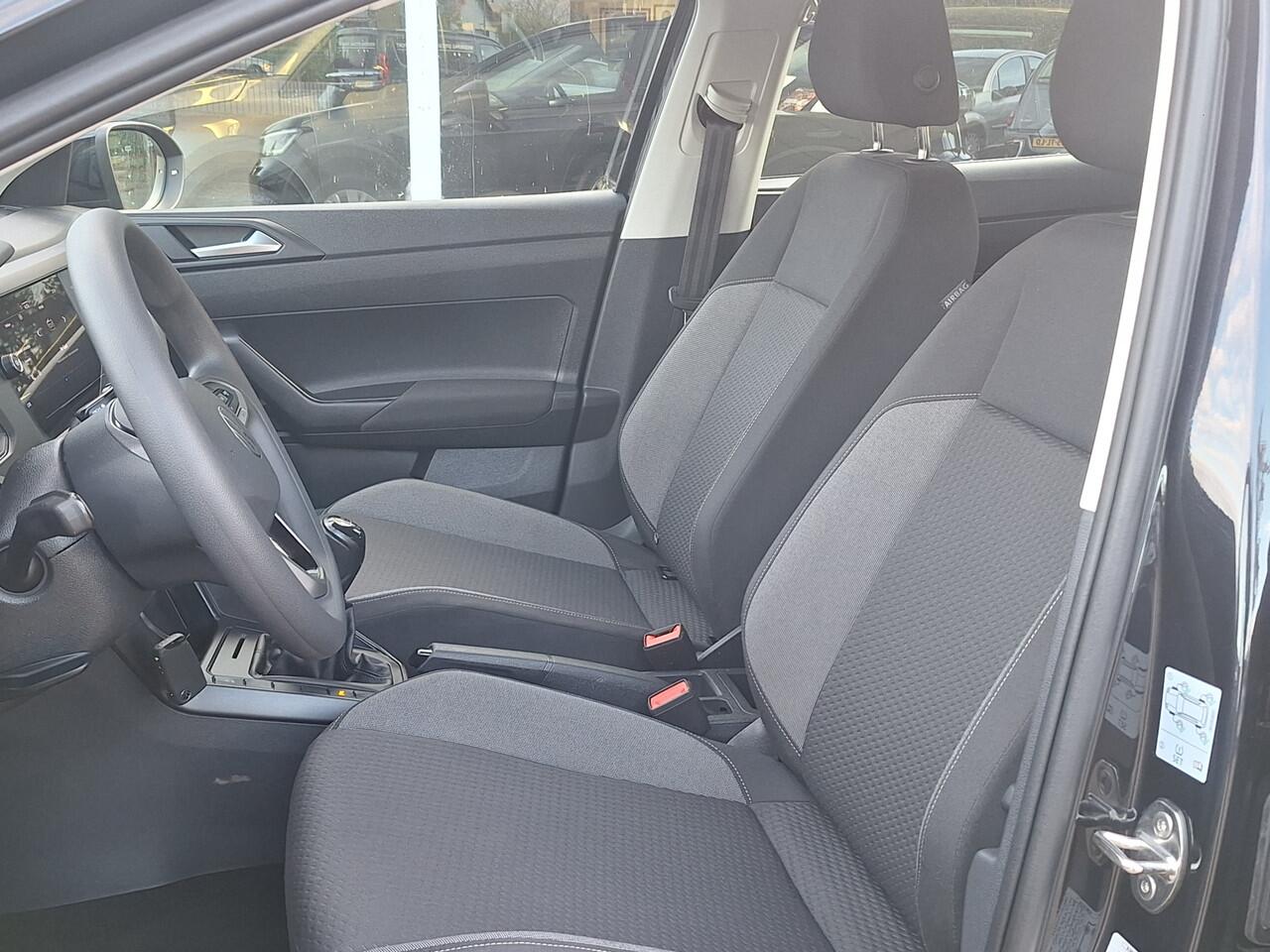 Volkswagen Taigo 1.0 TSI Life Edition CARPLAY-4 SEIZOENEN BANDEN