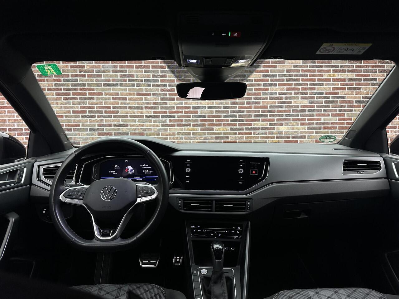 Volkswagen Taigo 1.5 TSI R-Line Business DSG Virtual IqLight Camera Sportstoelen