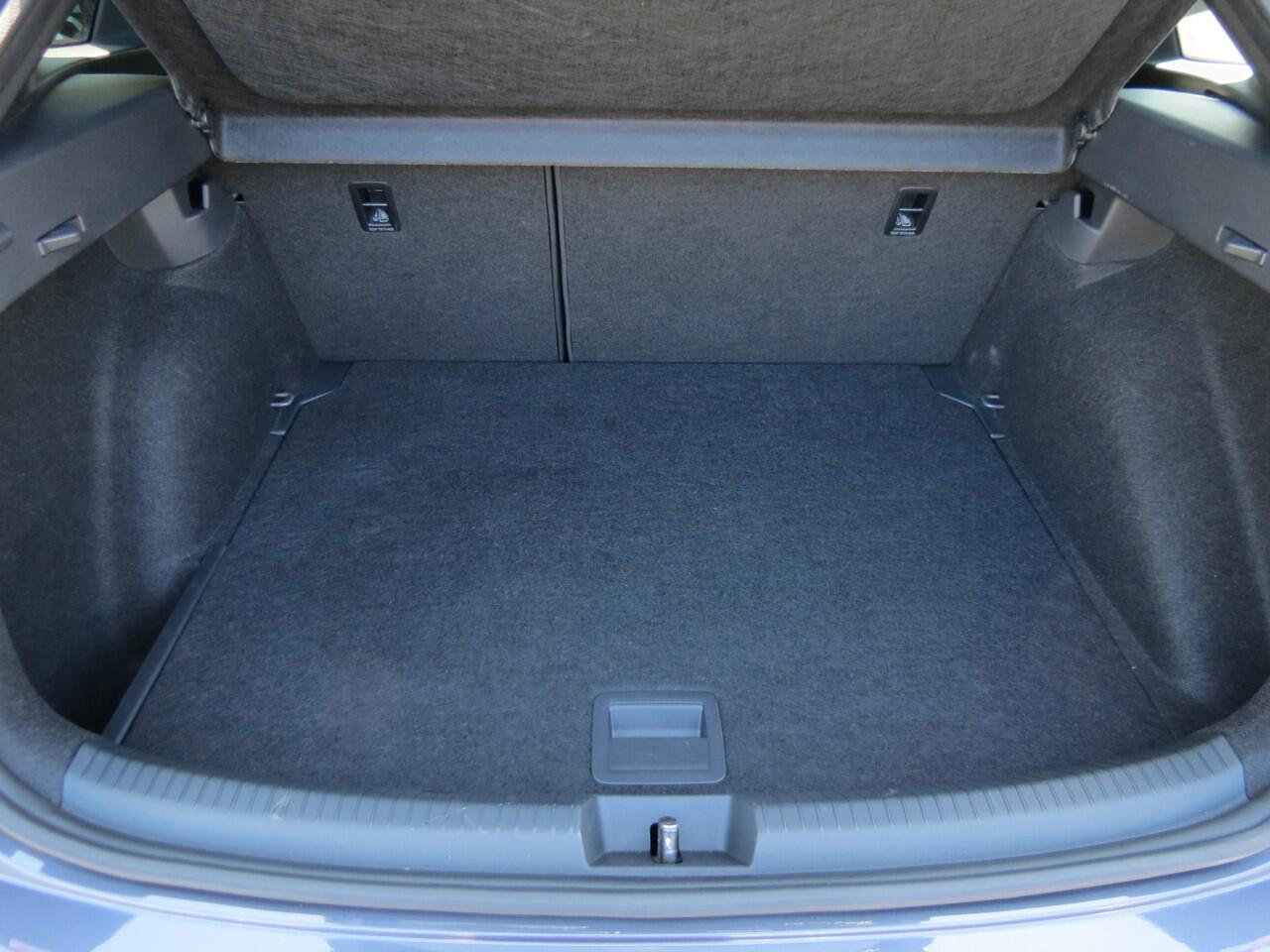 Volkswagen Taigo 1.0 TSI R-Line -110pk- | Panorama dak | LED | IQ Drive | Rijklaarprijs incl. 1 jaar Bovag garantie