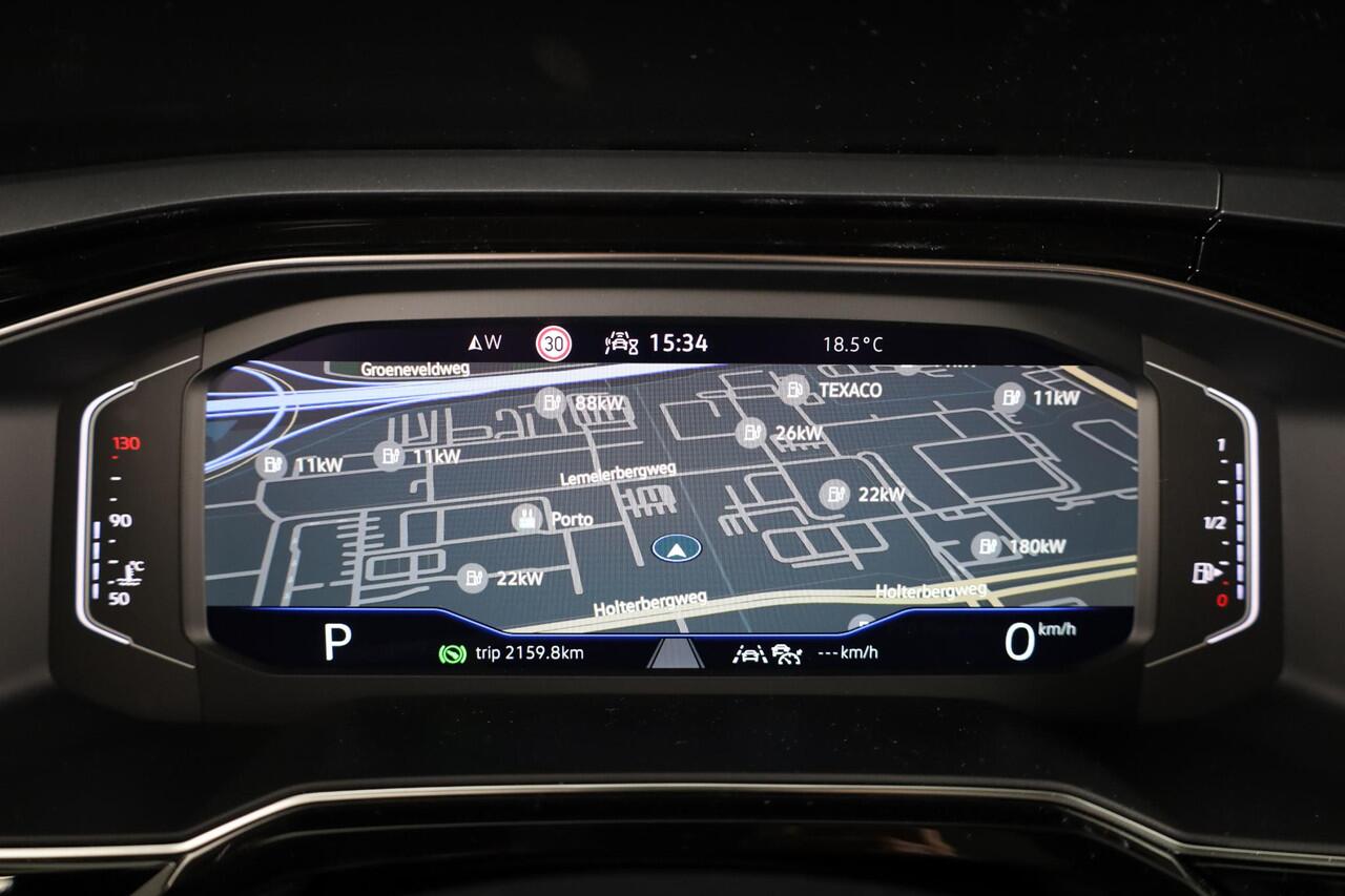 Volkswagen Taigo 1.0 TSI R-Line Edition 116 PK |Private lease vanaf ¤ 599,- pm | Automaat (DSG) | Panoramadak | Black style pakket | Camera | Keyless entry | Led matrix