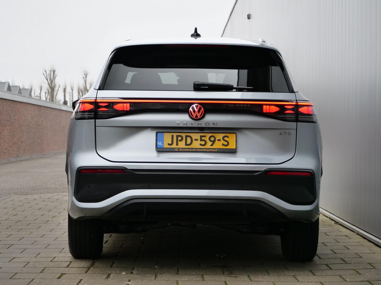 Volkswagen Tayron 1.5 eTSI Life Edition 7 persoons 150 Pk Automaat Apple Carplay / DAB / Camera / Stoelverwarming / Pano-dak