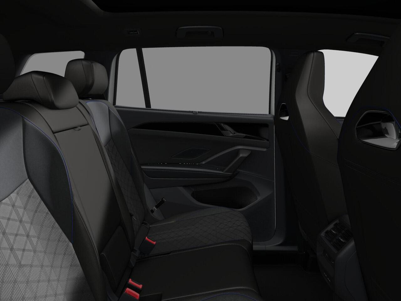 Volkswagen Tayron R-Line-Edition 1.5 eHybrid 272 pk 6 versn. DSG · Assistance Pakket Plus · Black Style Pakket · Comfort Pakket Plus · Design Pakket · Interieur Style Pakket · Multimedia Pakket Plus · Travel Pakket · Trekhaak incl. aanhangermanoeuvreerhulp 'Trailer Assist'