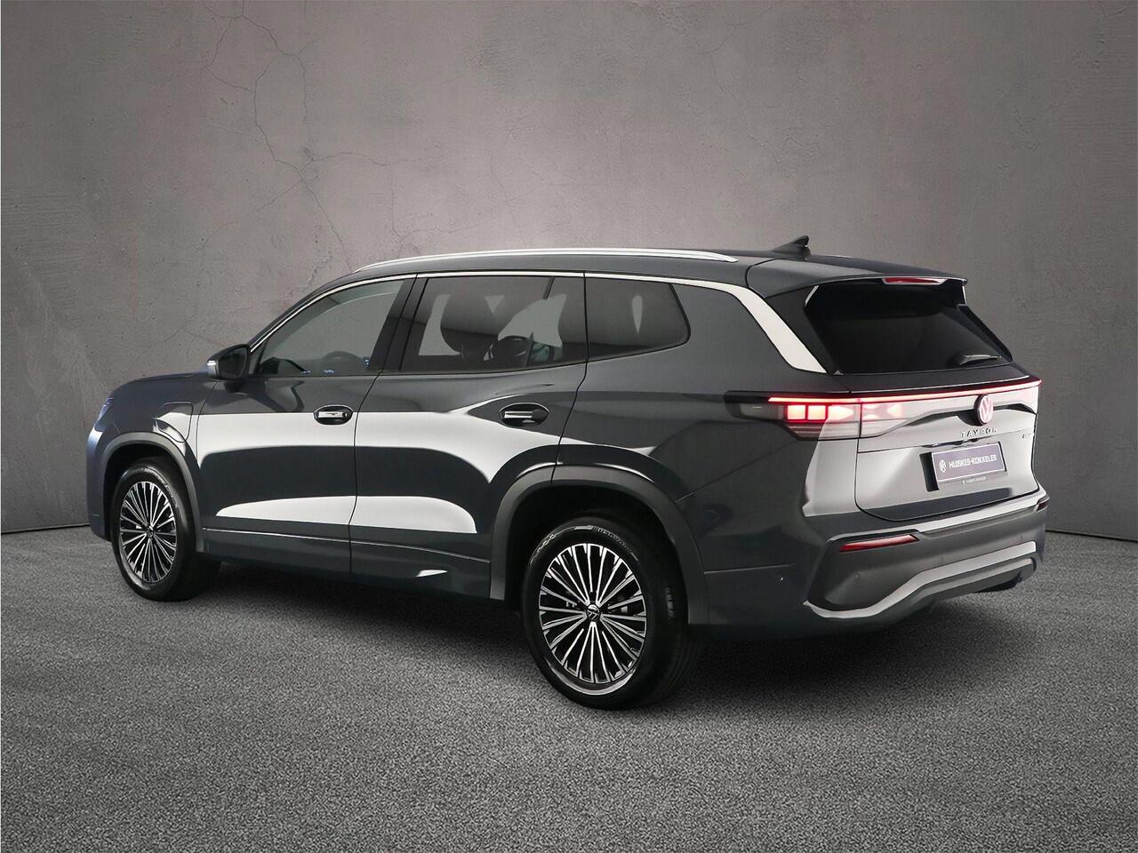 Volkswagen Tayron Life Edition 1.5 eHybrid 204pk DSG Automaat Trekhaak, Adaptive cruise control, Elektrische achterklep, Achteruitrijcamera , Stuurwiel verwarmd, Parkeersensoren