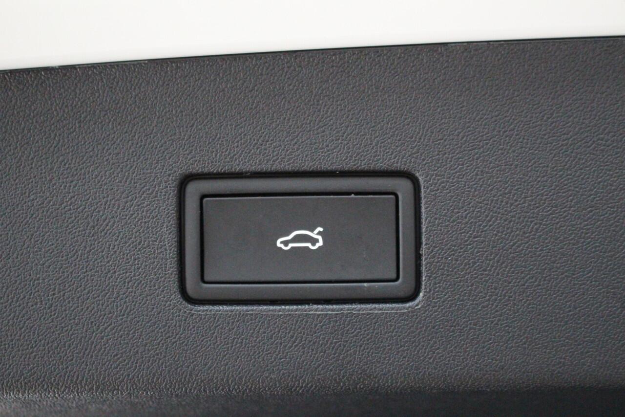 Volkswagen Tayron 1.5 eHybrid 272 PK R-Line Blackstyle Panoramadak | Leder | Trekhaak | HUD | Matrix Led | Harman Kardon