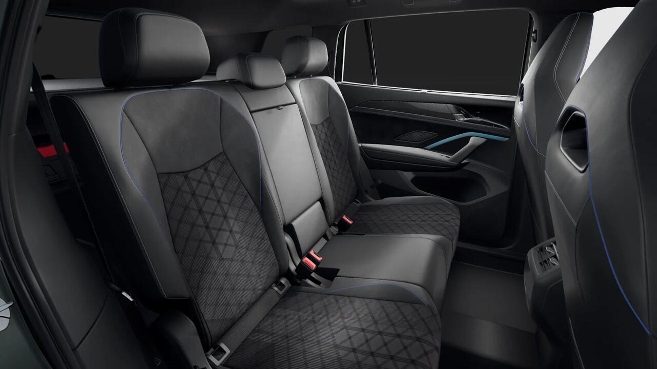 Volkswagen Tayron R-Line Edition | 'App-Connect' draadloze smartphone integratie | Automatische afstandsregeling (Adaptive Cruise Control) | Black Style Pakket