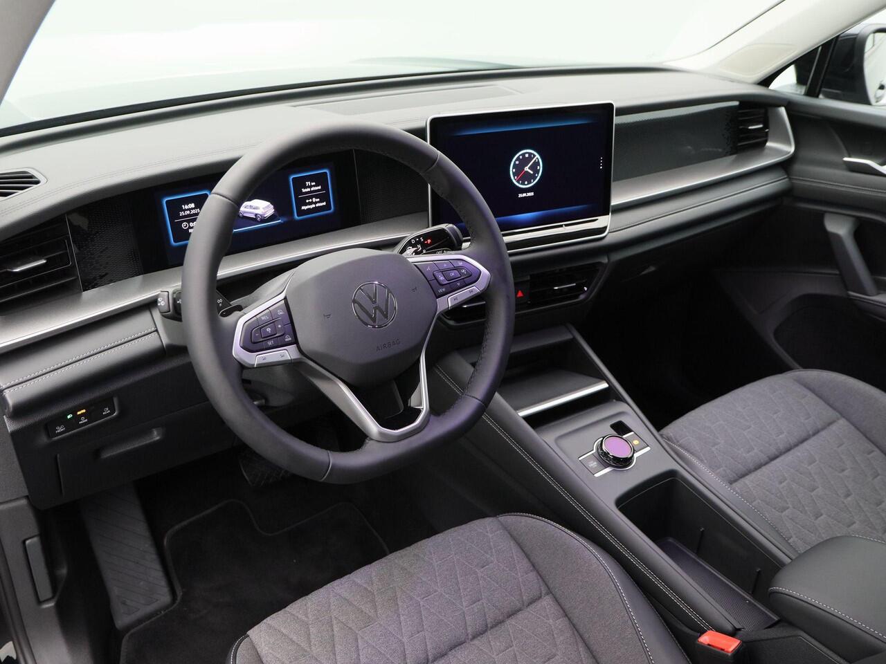 Volkswagen Tayron 1.5 204 Pk eHybrid Automaat Life Edition | Trekhaak | Elektrische Achterklep | Full LED | Carplay | Privacy Glass | Camera | Climate Control | Parkeersensoren | 18 Inch | 71 Km